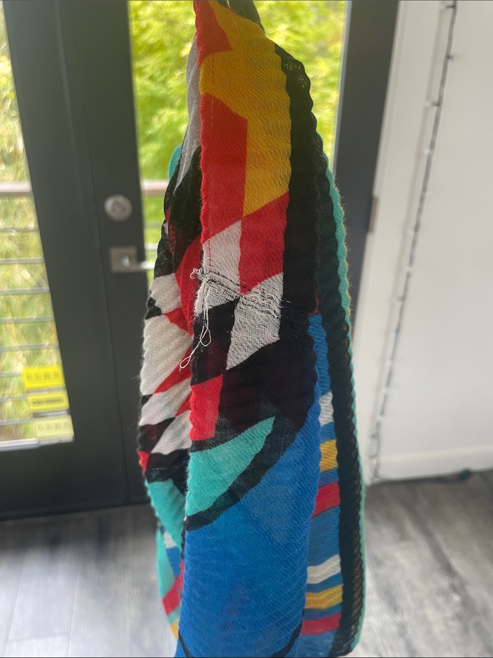 Native designed scarf - Picture 3 of 5